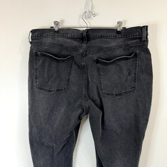 Old Navy Women's Boyfriend Jeans - Black - Picture 6 of 11